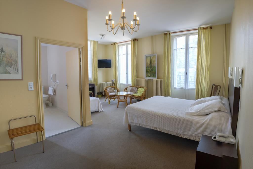 Castel Regina Hotel Chatel-Guyon Room photo