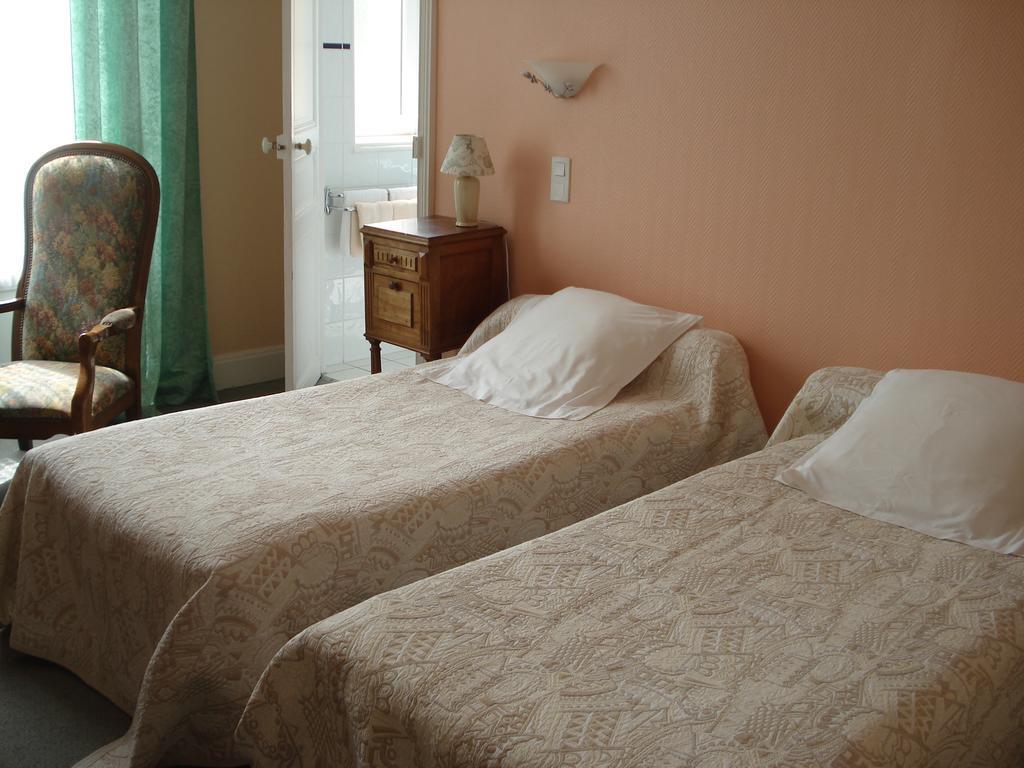 Castel Regina Hotel Chatel-Guyon Exterior photo